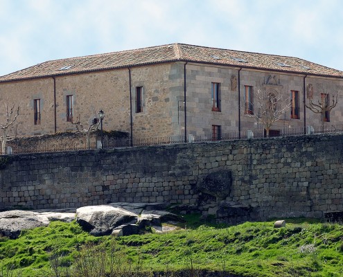 Hospital de San José y Muralla de Ledesma