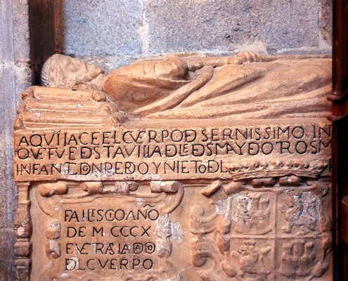 Féretro en el Interior de la Iglesia de Santa María la Mayor de Ledesma