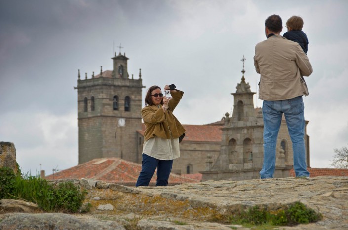 Fotografiándose en el adarve Fotografiándose en el adarve